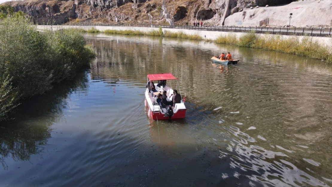 Kura Nehri'nde deniz bisikleti ve tekne heyecanı yeniden başladı