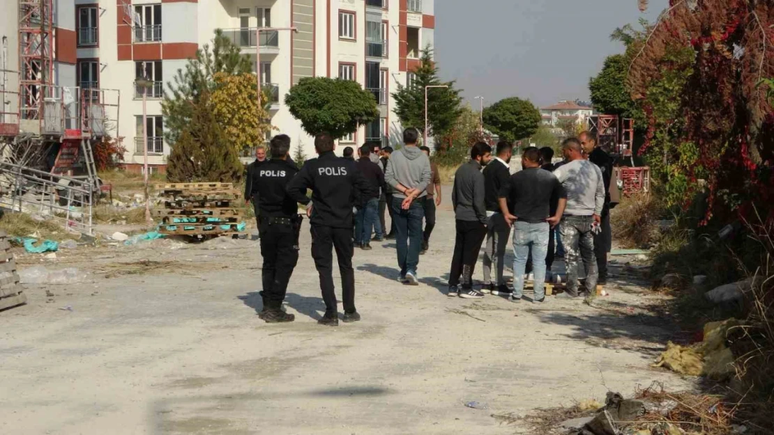 Malatya'da hasarlı binada el bombası ile çok sayıda mermi bulundu