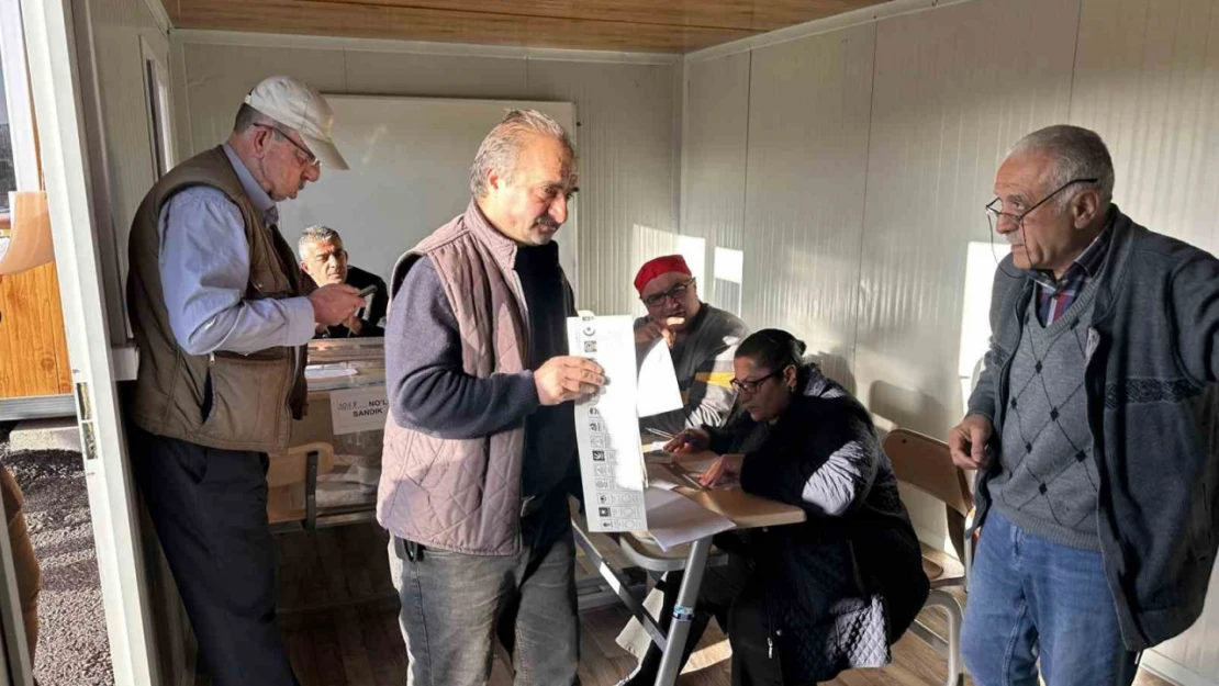 Malatya'da oy kullanma işlemi başladı