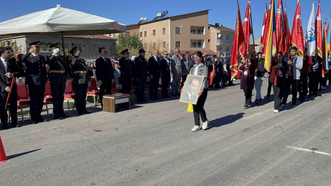 Malazgirt'te Cumhuriyet'in 101. yıldönümü kutlandı