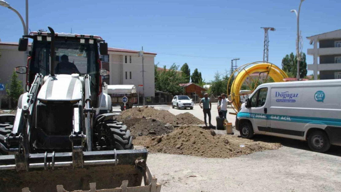 Malazgirt'te doğal gaz çalışmaları devam ediyor