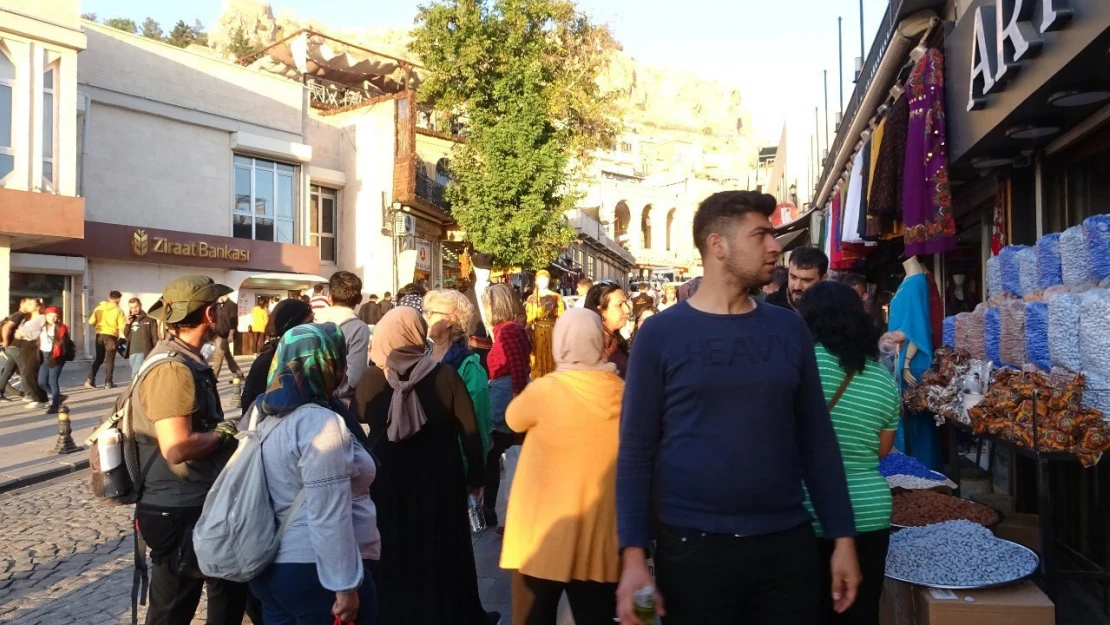 Mardin'de hafta sonu turist yoğunluğu