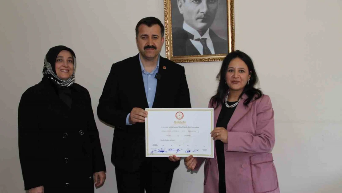 Mazbatasını alan MHP'li Başkan göreve başladı