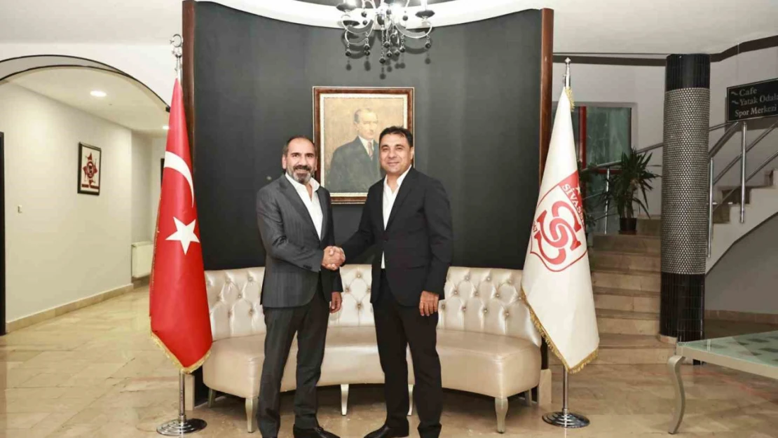 Mecnun Otyakmaz'dan Sivasspor'a ziyaret