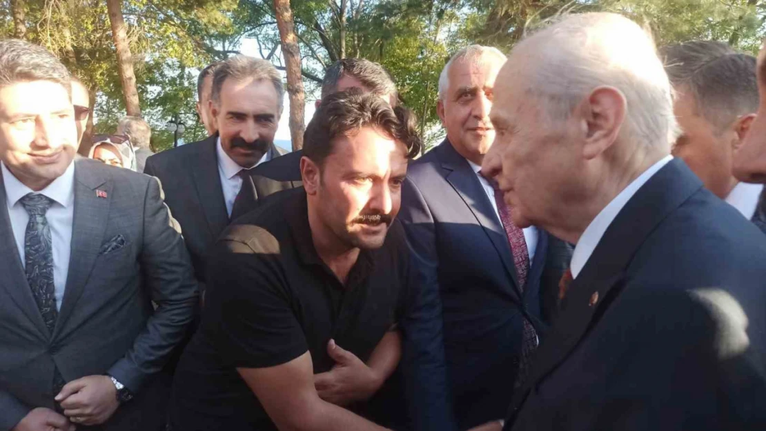 MHP Lideri Bahçeli Ahlat'ta partililerle bir araya geldi