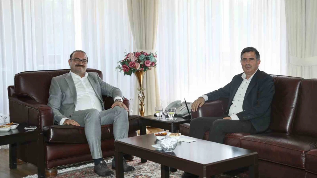 Milletvekili Ateş'ten Rektör Hacımüftüoğlu'na hayırlı olsun ziyareti