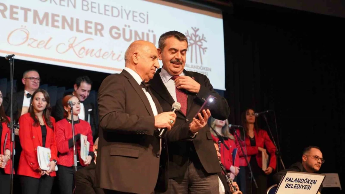 Milli Eğitim Bakanı Tekin, öğretmenler için söyledi: 'Gurbet O Kadar Acı Ki'