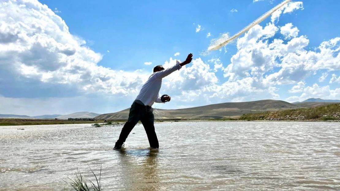 Murat Nehri'nin bereketli suyu vatandaşın geçim kaynağı oldu