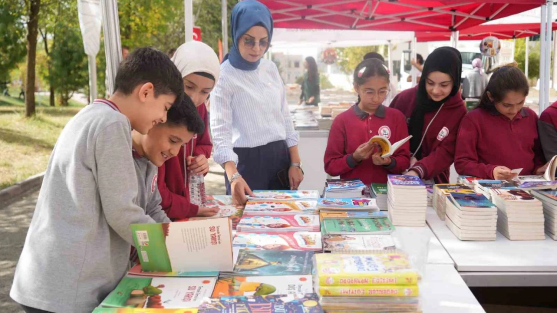 Muş'ta '2. Kitap Günleri' başladı