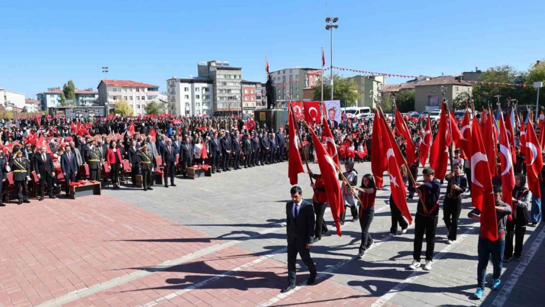 Muş'ta Cumhuriyetin 101. yıl coşkusu