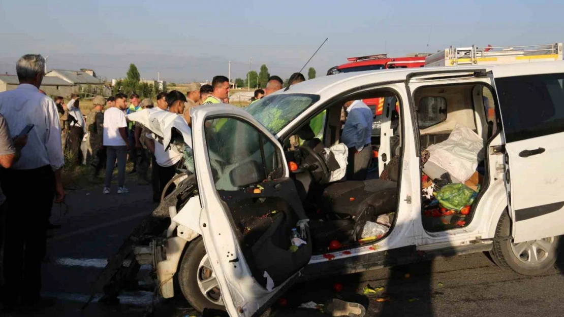 Muş'ta feci kaza: 1 ölü, 1 yaralı