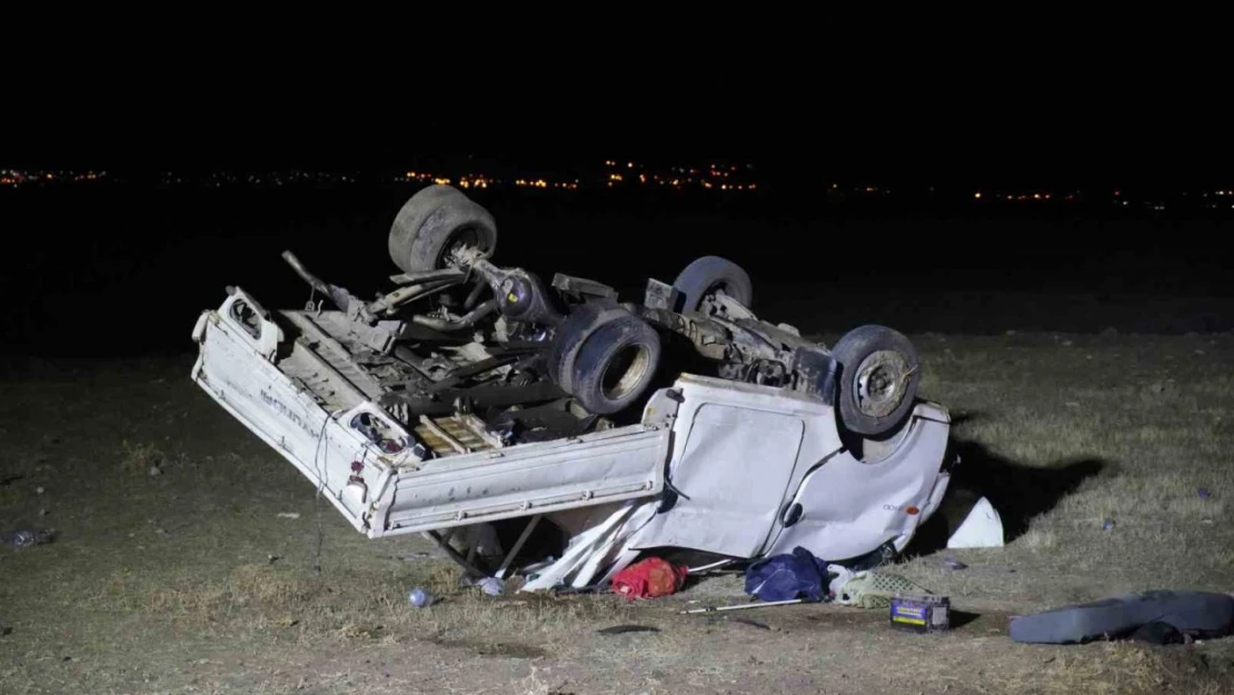 Muş'ta otomobille çarpışan kamyonet ters döndü: 5 yaralı