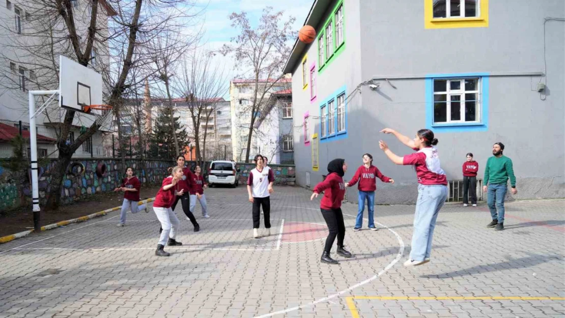 Muşlu altın kızlar bölge şampiyonu oldu