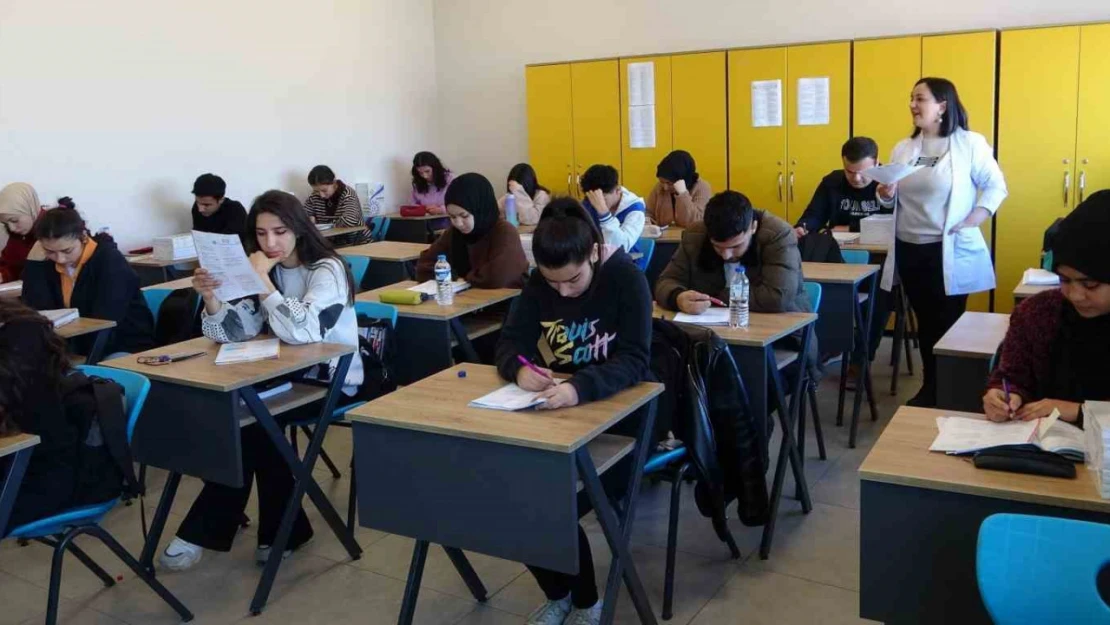 Öğrenciler ESEM'de geleceklerini şekillendiriyor
