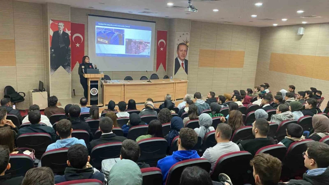 Oltu'da polisten narko bilgilendirme çalışması