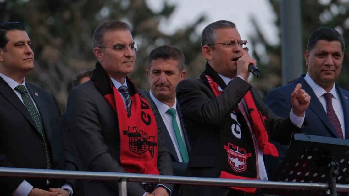 Özgür Özel, partisinin Gaziantep mitingine katıldı