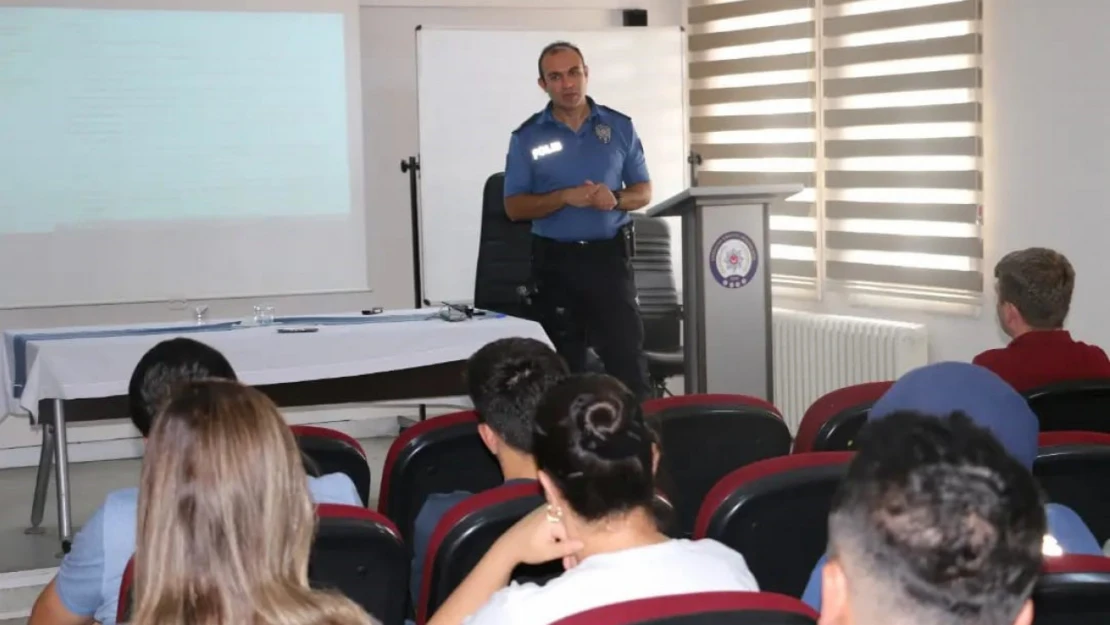 Polis vazife ve salahiyetleri kanunu eğitimi verildi