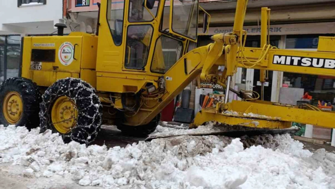 Posof ilçesinde karla mücadele çalışması başlatıldı