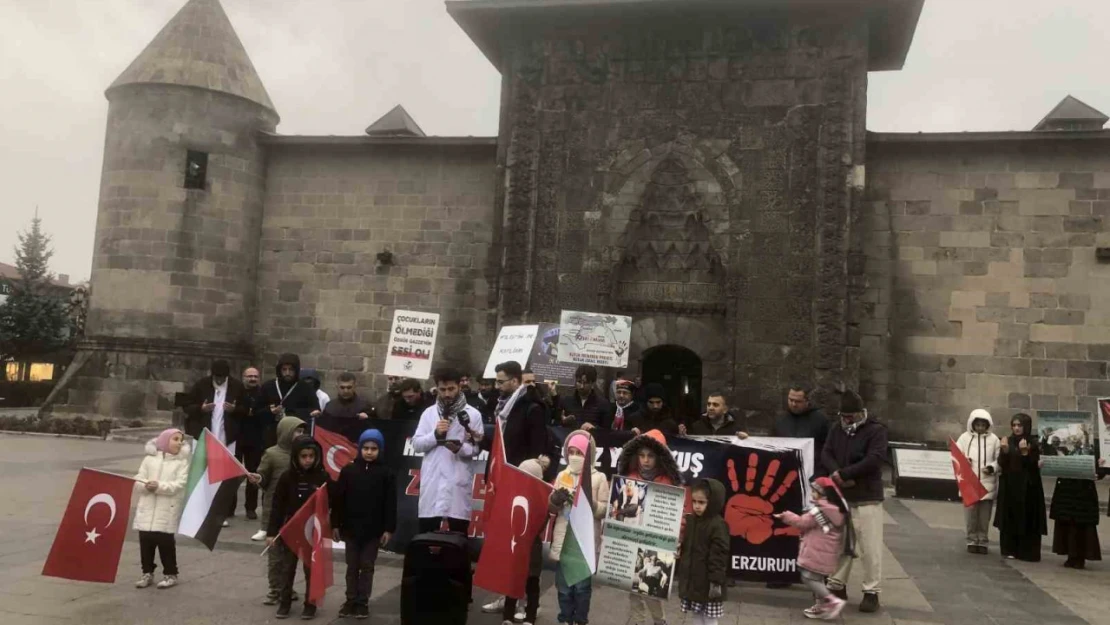 Sağlık çalışanları protestolarını 52'ncü haftada sürdürdü