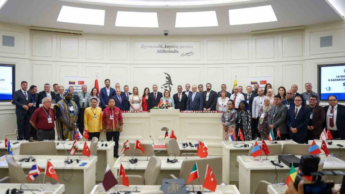 Şahin, kardeş şehir belediye başkanlarıyla bir araya geldi