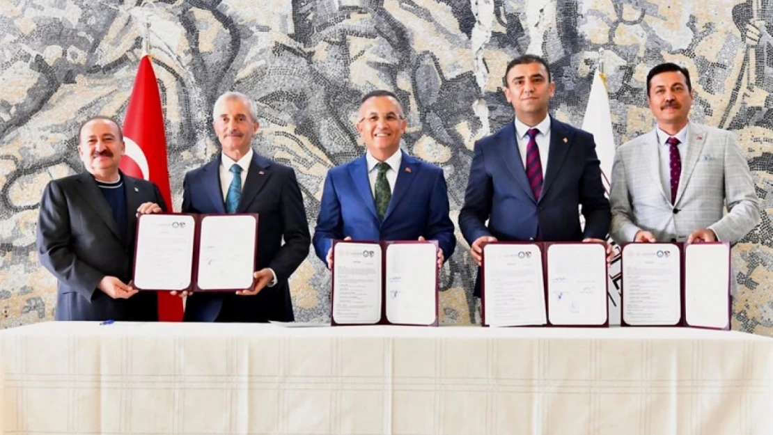Şahinbey Belediyesi'nden hem eğitime hem spora destek