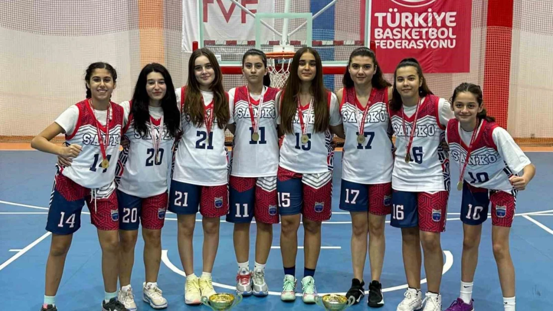 SANKO Okulları basketbolda il şampiyonu oldu