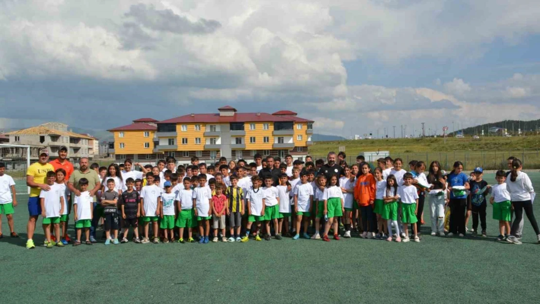 Sarıkamış'ta çocuklar önce Kuran kursu, sonra spora koşuyor