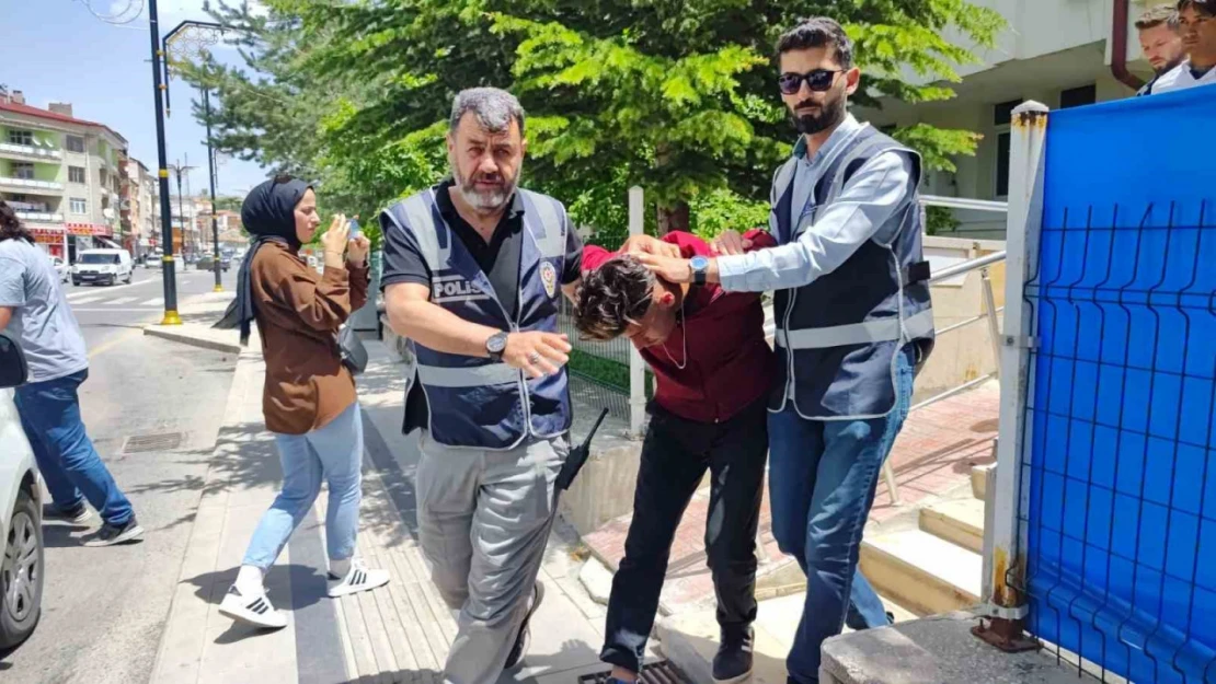 Şarkışla'da çaldıkları motosikletle Kangal'da yakalandılar