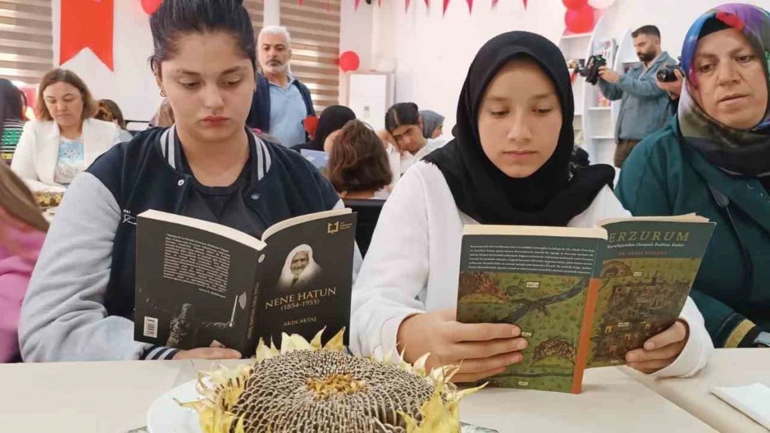 Şehit aileleri ve çocuklar 'Şehitlerimizin Emanetiyle Birlikte Okuyoruz' etkinliğinde buluştu