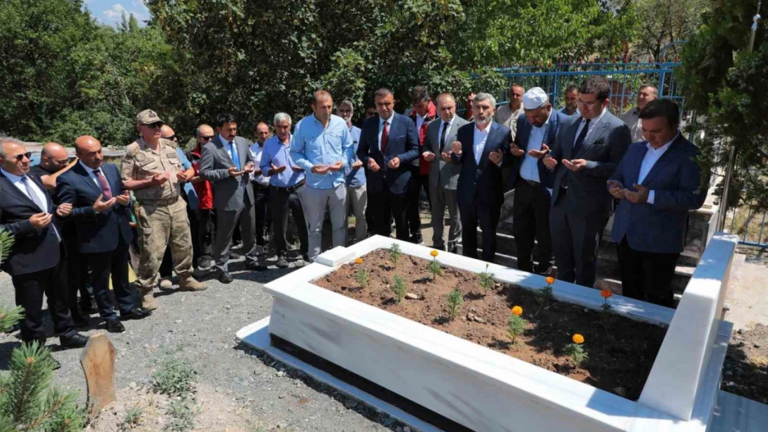 Şehit İsmail Güven'e bayrak asma merasimi düzenlendi