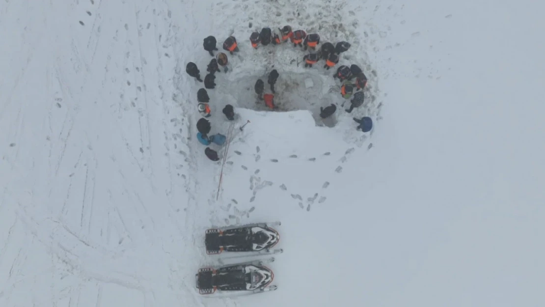 Şenyayla bölgesinde çığ eğitimi ve tatbikatı düzenlendi