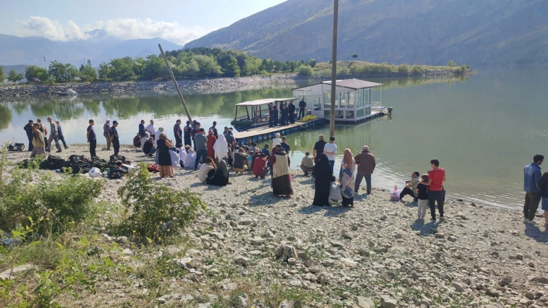 Serinlemek için Tortum gölüne giren çocuğun cesedine ulaşıldı