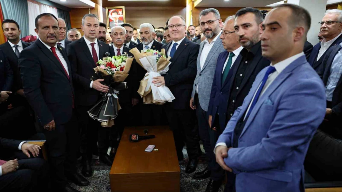 Sivas Belediye Başkanı Adem Uzun, görevi devraldı