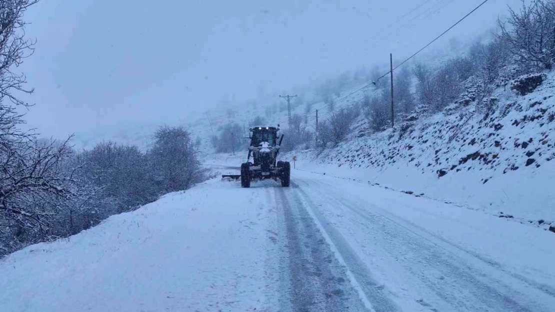 Sivas'ta 109 köy yolu ulaşıma kapandı