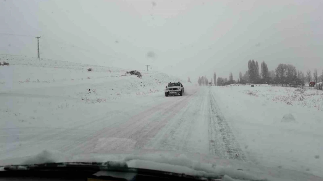 Sivas'ta 645 köy yolu ulaşıma kapandı