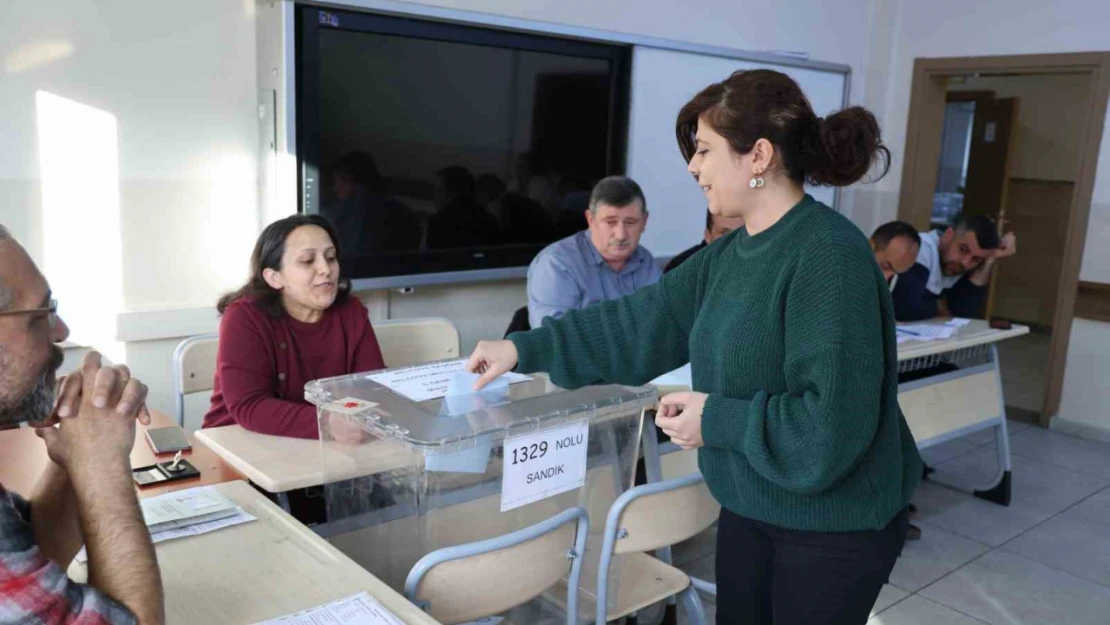 Sivas'ta birçok belediyenin yanı sıra dengeler değişti