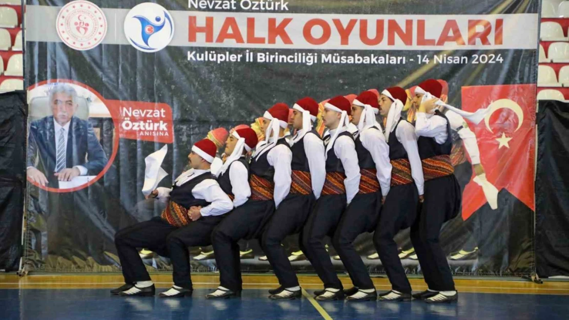 Sivas'ta Halk Oyunları rüzgarı esti