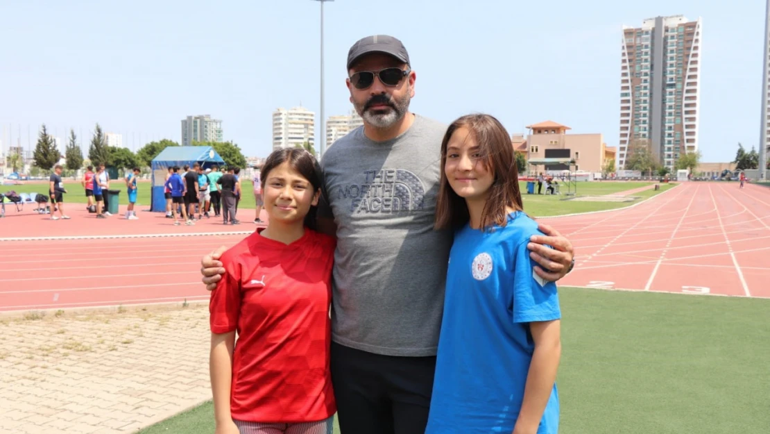 Sivaslı atletler madalyalarla döndü