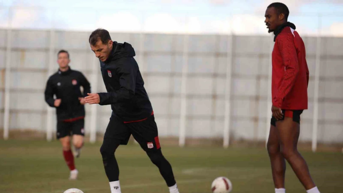 Sivasspor'da Başakşehir maçı hazırlıkları başladı