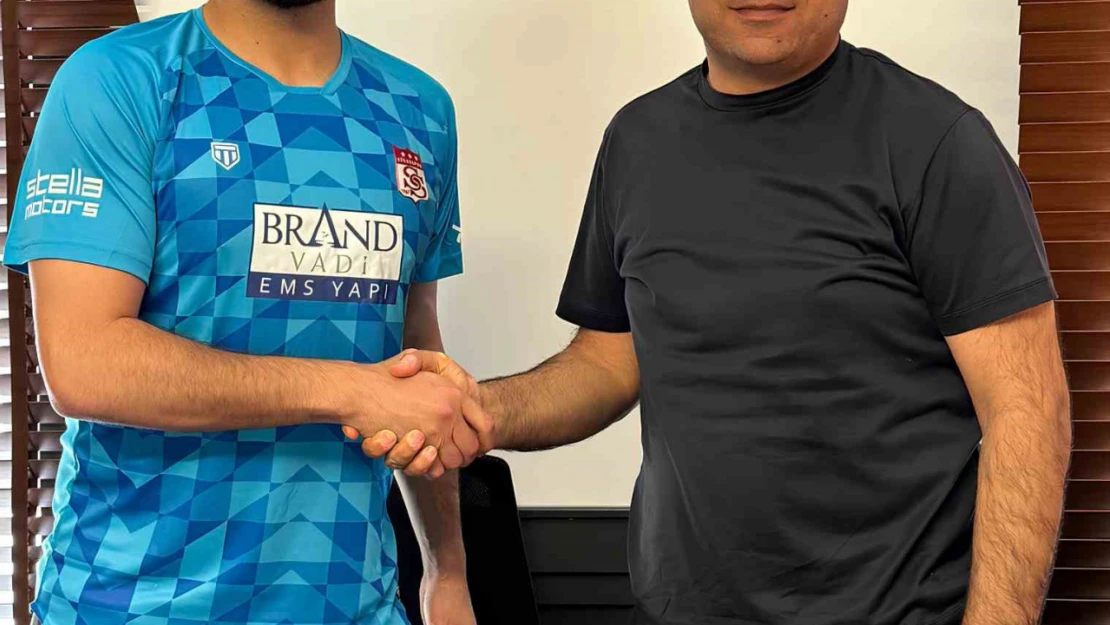 Sivasspor'da kaleci Ali Şaşal Vural'ın sözleşmesi yenilendi