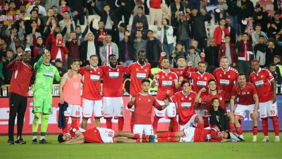 Sivasspor'dan galibiyet pozu