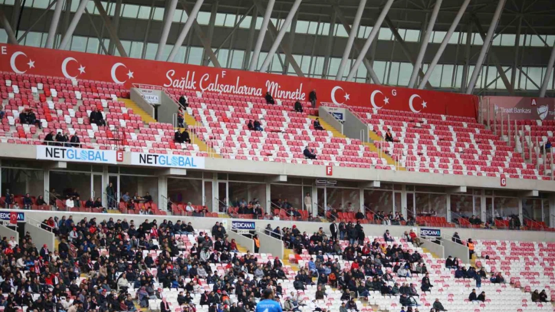 Sivassporlu taraftarlar, Hatayspor maçına ilgi göstermedi