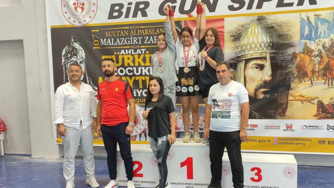 Sporcu Özlem Yanak, Muaythaide birinci oldu