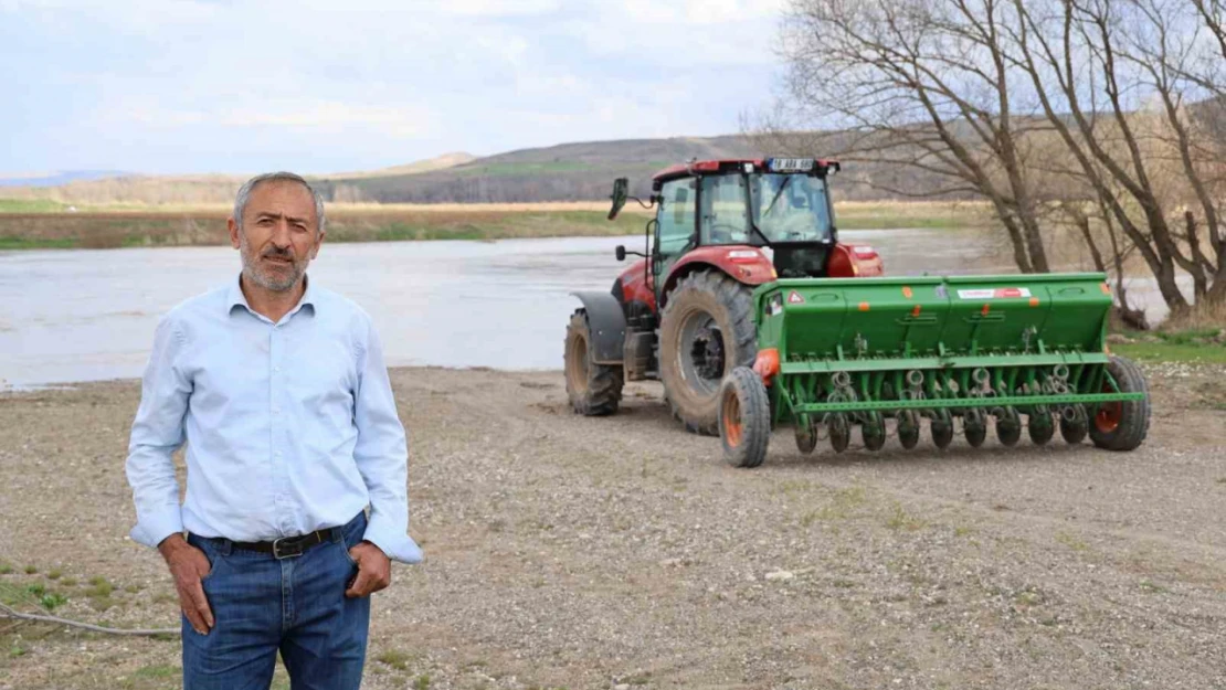 Sular yükselince yolları 70 kilometre uzadı