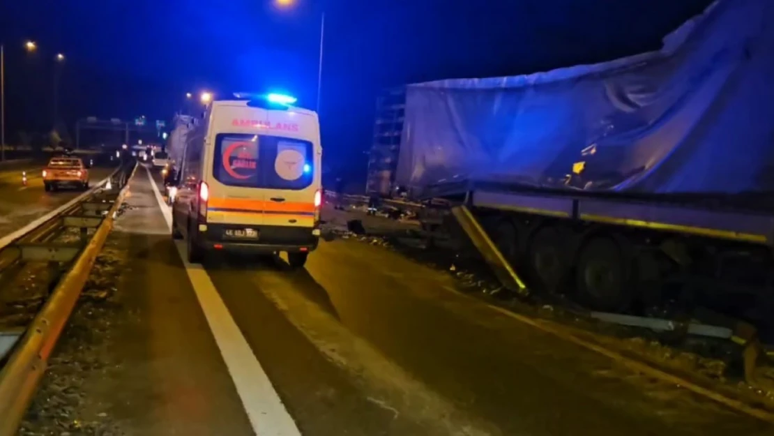 TAG Otoyolu'nda 3 ayrı kaza: 1 ölü, 20 yaralı