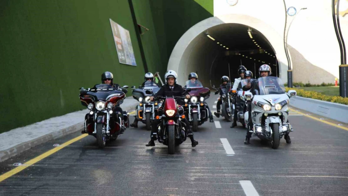 Tahmazoğlu 100. Yıl Tünelleri'nde motosiklet turu attı
