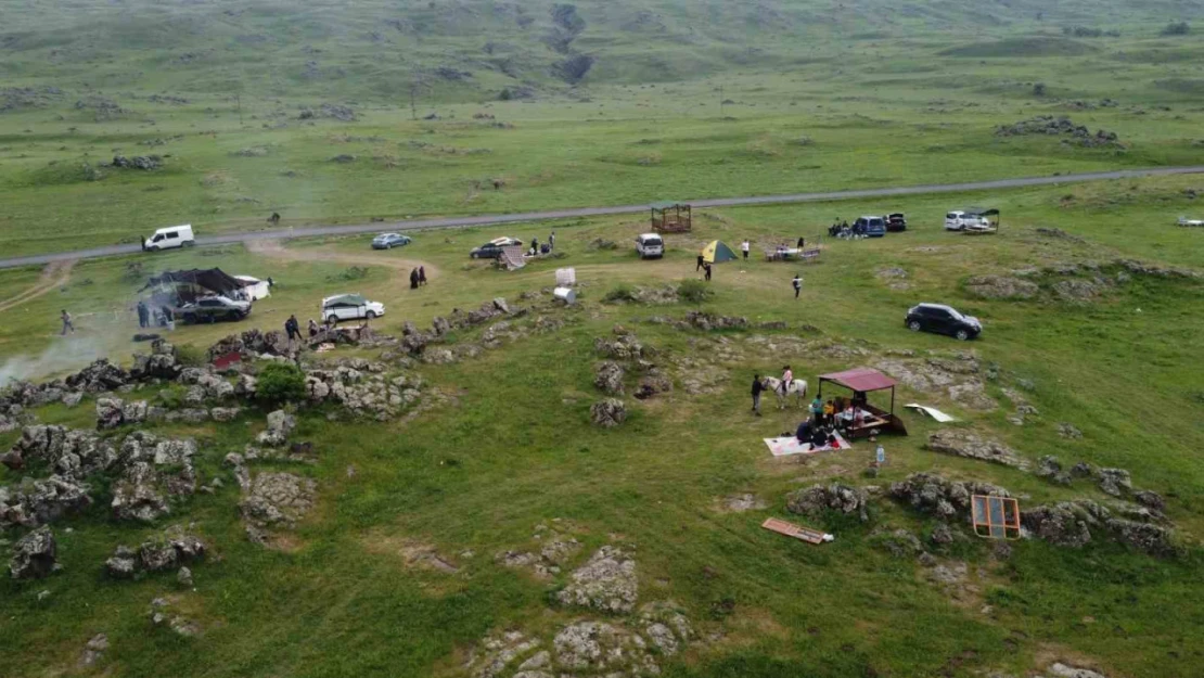 Terörden arındırılan Ağrı Dağı, piknik yapan vatandaşlarla doldu taştı