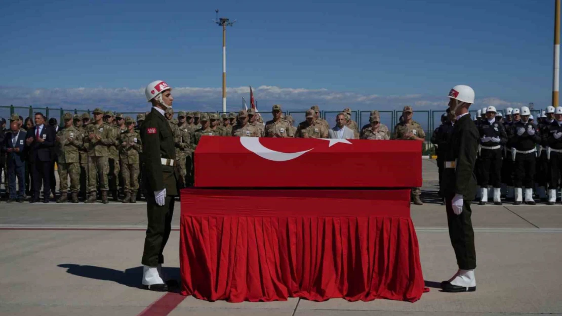 Trafik kazasında şehit olan Piyade Uzman Çavuş törenle memleketine uğurlandı