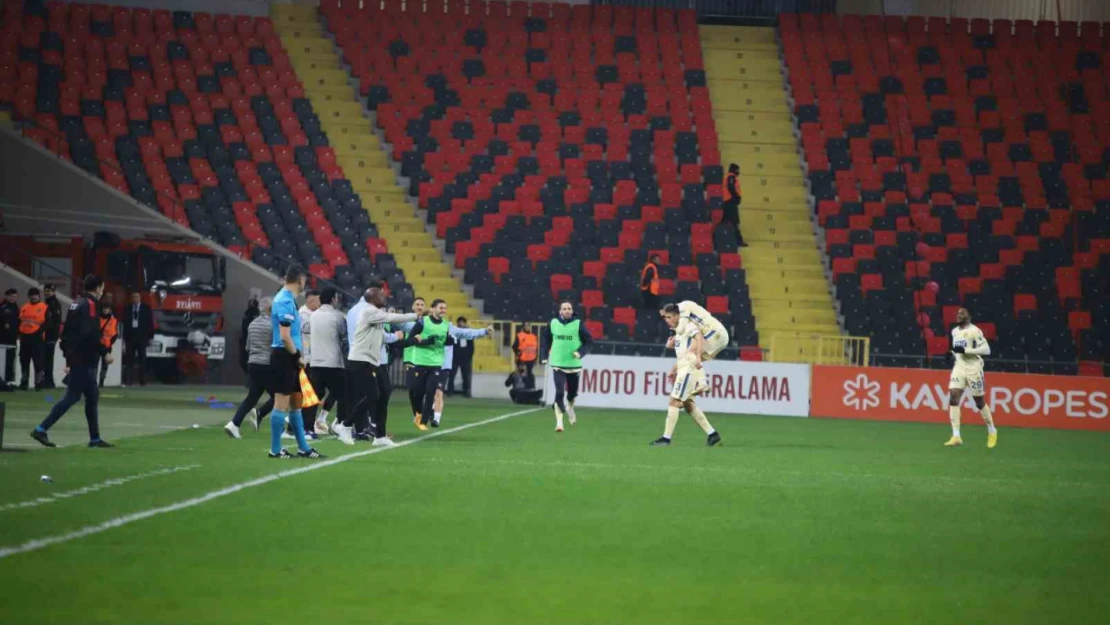 Trendyol Süper Lig: Gaziantep FK: 0 - Ankaragücü: 1 (İlk yarı)