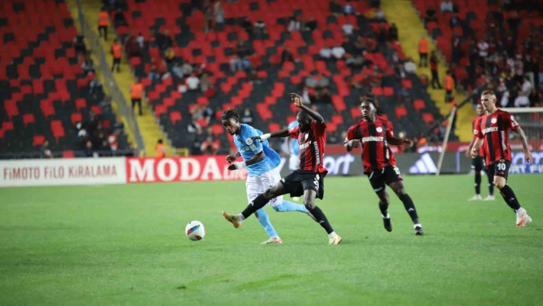 Trendyol Süper Lig: Gaziantep FK: 0 - Trabzonspor: 0 (İlk yarı)